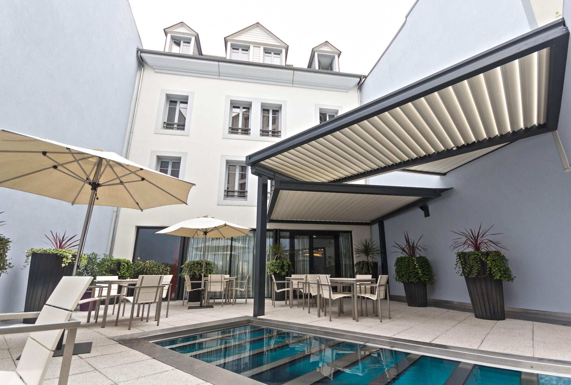 Le Rex Hotel Tarbes Exterior photo